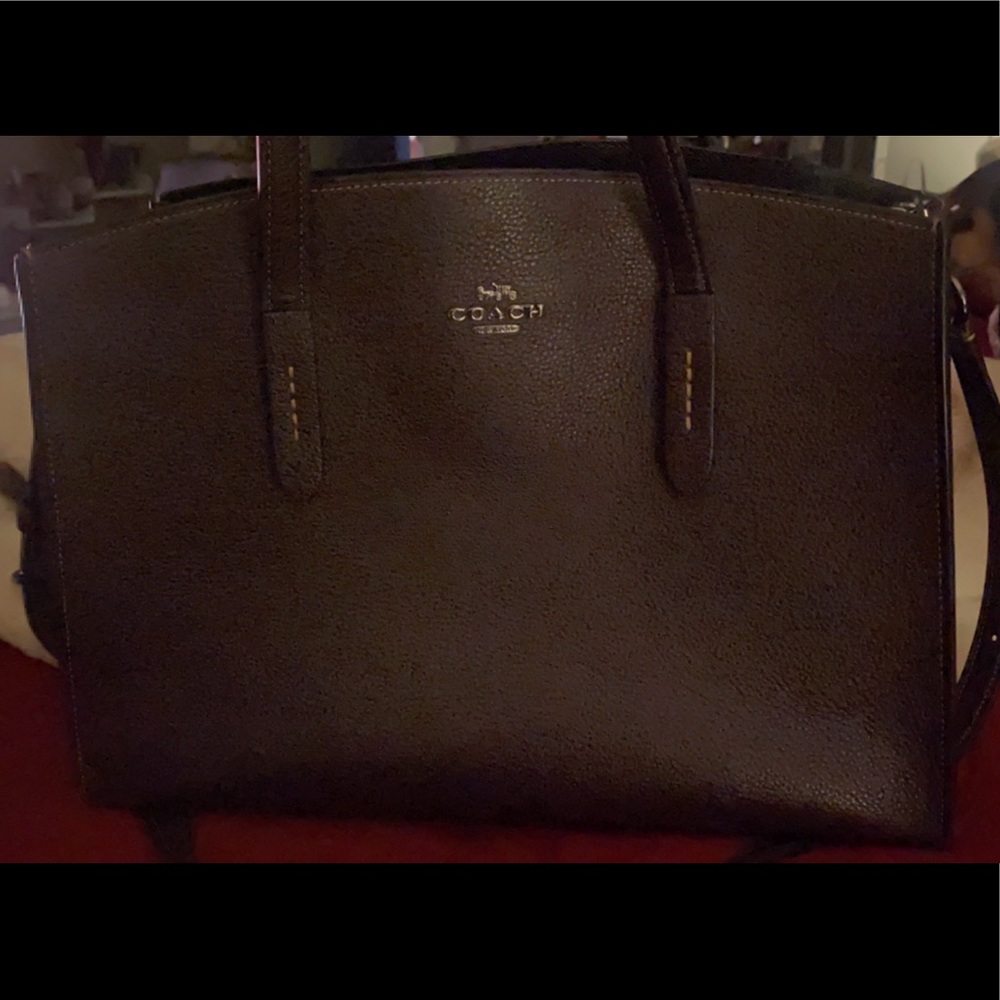 I am selling a brand new coach hand bag